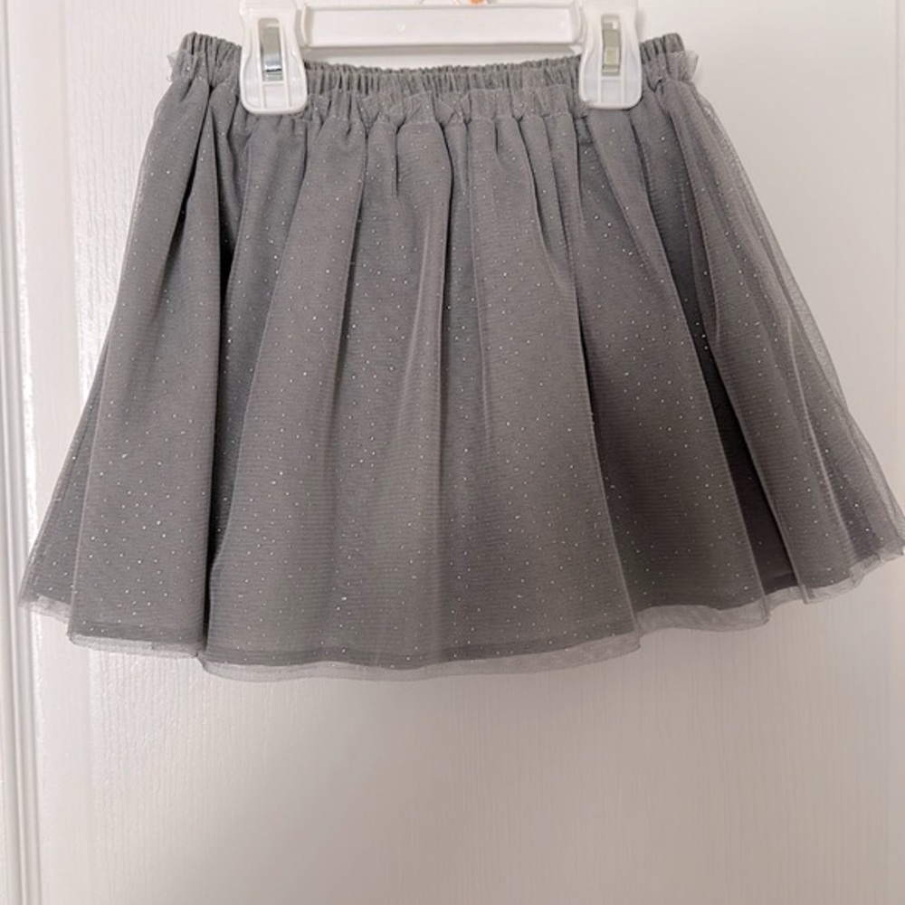 GAP Kids shimmery gray/silver tulle skirt ✨ Size US4. Fully lined.
